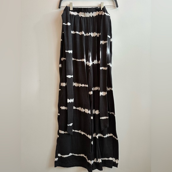 Magazine -black flare pants with white stripes and belt. -Size S - Picture 2 of 4